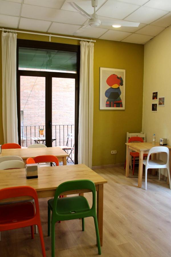 Itaca Hostel Barcellona Esterno foto